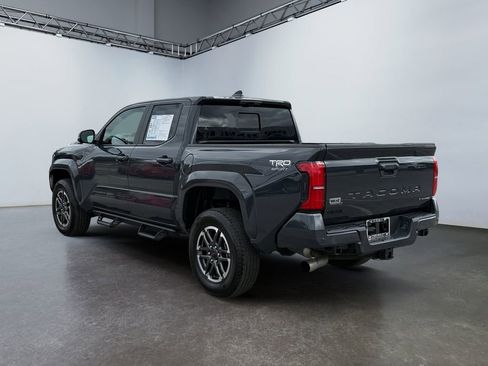 Used 2025 Toyota Tacoma TRD Sport w/ TRD Sport Premium Package AWD/4WD image 5
