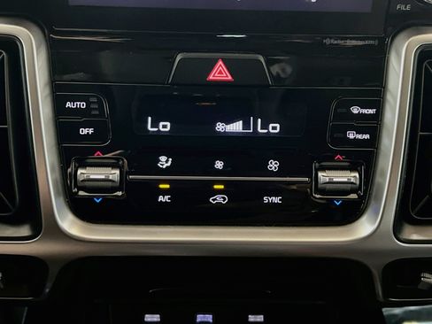 Used 2021 Kia Sorento S w/ Panoramic Sunroof Package FWD image 11