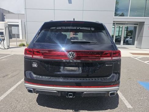 Used 2024 Volkswagen Atlas Peak Edition SEL AWD/4WD image 5