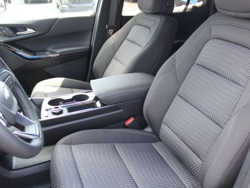 New 2026 Chevrolet Equinox LT w/ Safety and Technology Package FWD image 9