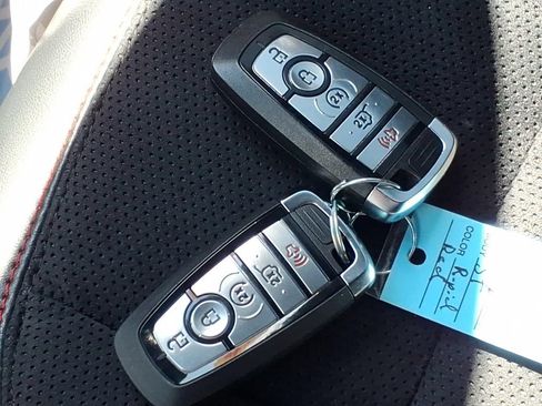 Used 2025 Ford Explorer ST AWD/4WD image 33