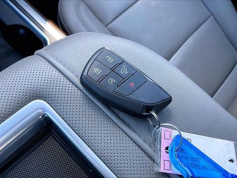 Used 2022 GMC Sierra 1500 SLT w/ SLT Premium Plus Package image 29