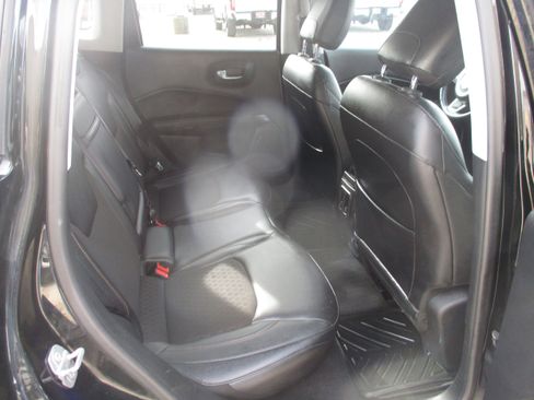 Used 2018 Jeep Compass Latitude w/ Popular Equipment Group image 8