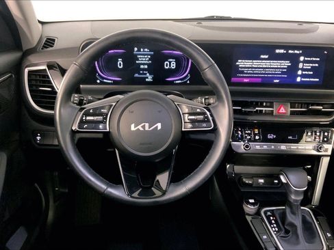 Certified 2025 Kia Seltos S FWD image 5