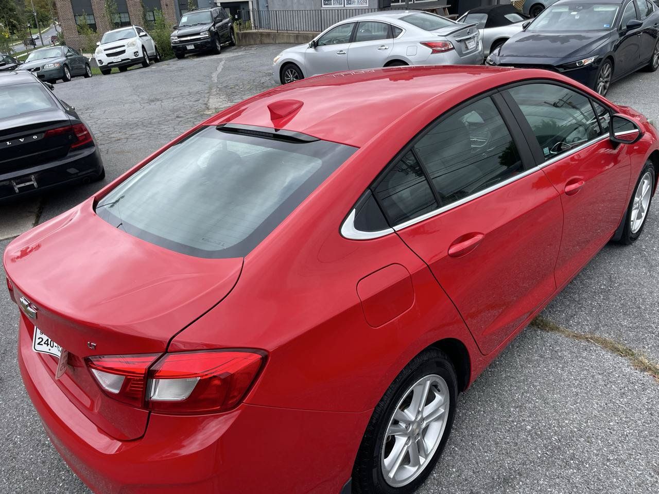 Used 2018 Chevrolet Cruze LT FWD image 9