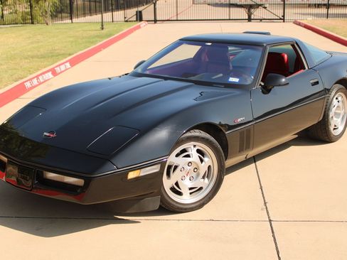 Used 1990 Chevrolet Corvette ZR-1 RWD image 2