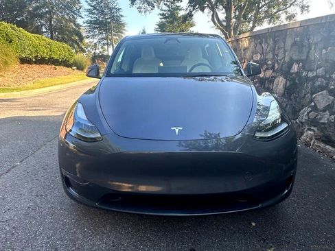 Used 2023 Tesla Model Y Long Range image 5