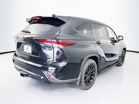 New 2026 Toyota Highlander XLE image 9