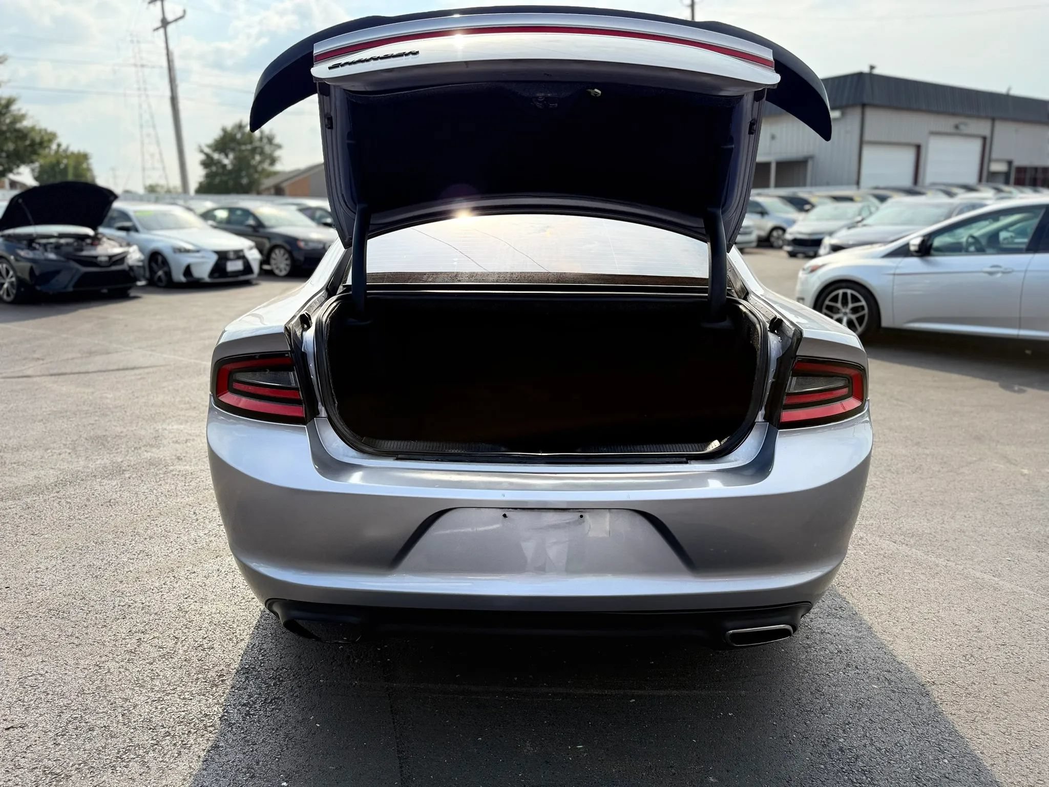 Used 2017 Dodge Charger SE w/ Blacktop Package RWD image 35