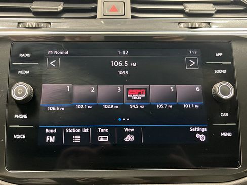 Used 2019 Volkswagen Tiguan SE AWD/4WD image 14