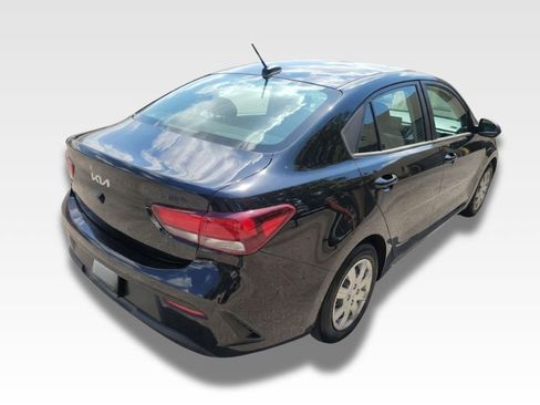 Used 2023 Kia Rio S image 3
