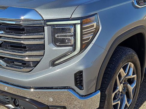 Used 2023 GMC Sierra 1500 SLT w/ SLT Premium Plus Package image 9