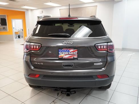 Used 2018 Jeep Compass Latitude w/ Popular Equipment Group AWD/4WD image 8