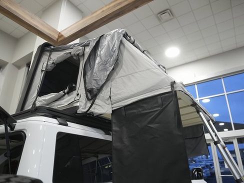 New 2025 Ford Bronco Badlands image 31