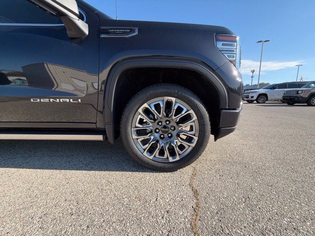 Used 2023 GMC Sierra 1500 Denali Ultimate AWD/4WD image 7