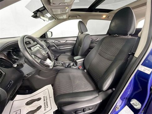 Used 2020 Nissan Rogue SV image 19