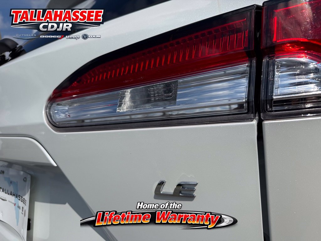 Used 2024 Toyota Corolla Cross LE FWD image 9