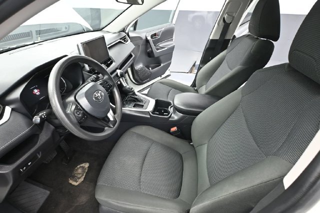 Used 2025 Toyota RAV4 LE FWD image 17