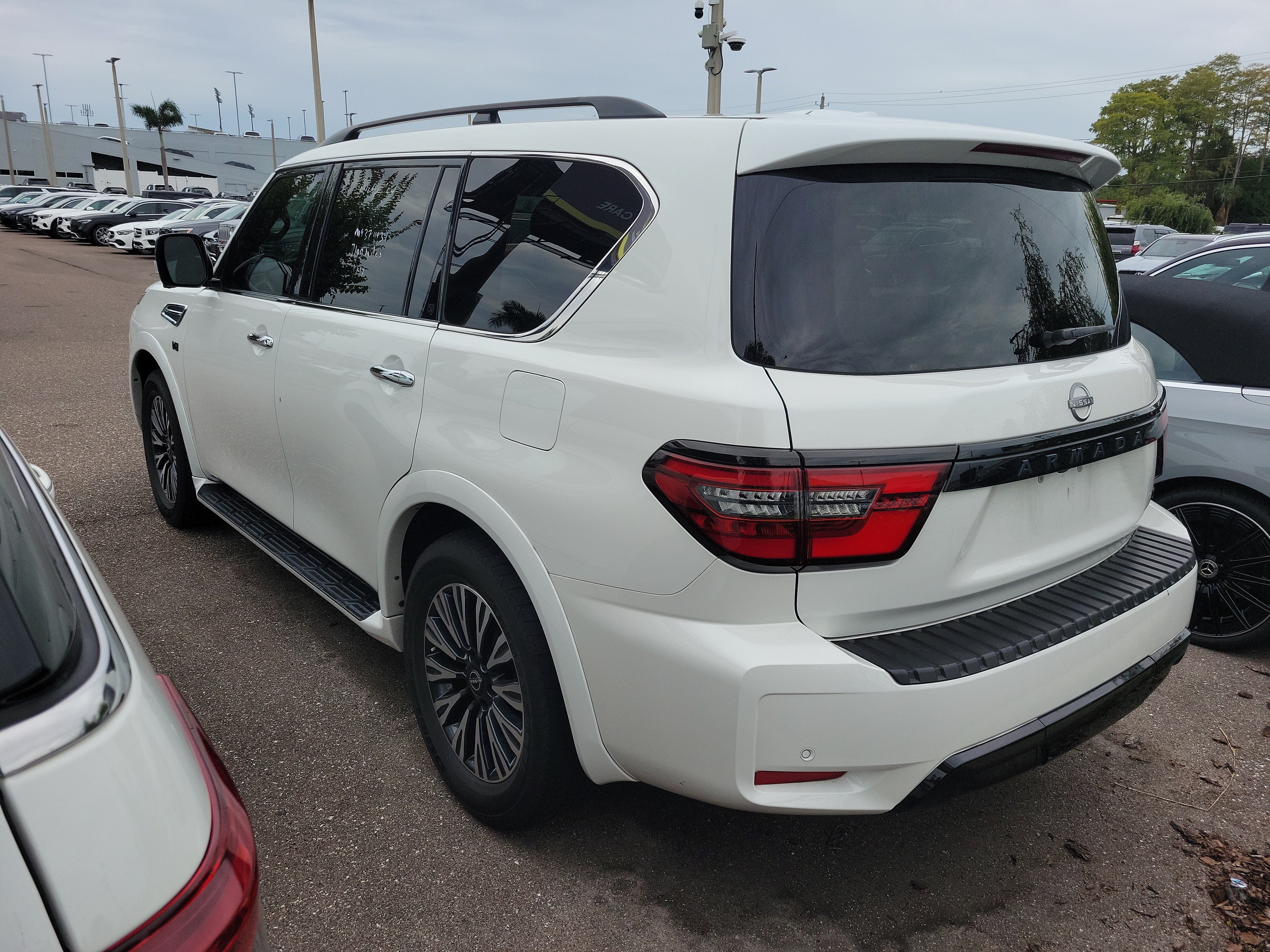 Used 2021 Nissan Armada SL w/ Midnight Edition Package RWD image 4