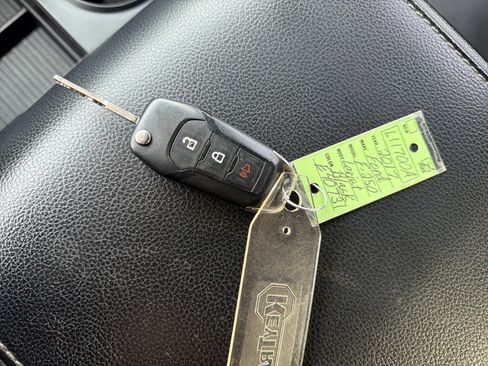 Used 2017 Ford F250 Lariat w/ Chrome Package image 30