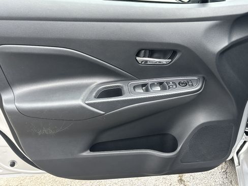 Used 2025 Nissan Versa SV FWD image 10