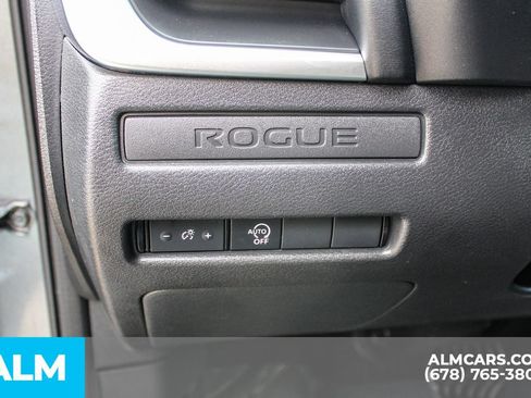 Used 2024 Nissan Rogue S FWD image 28