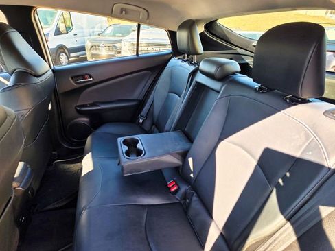 Used 2016 Toyota Prius Four Touring w/ Four Season Floor Mat Package image 31