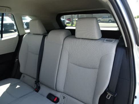 Certified 2024 Toyota Corolla Cross L FWD image 19