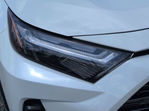 Certified 2022 Toyota RAV4 Limited AWD/4WD image 10