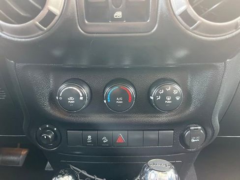 Used 2015 Jeep Wrangler Unlimited Sport w/ Quick Order Package 24S AWD/4WD image 19