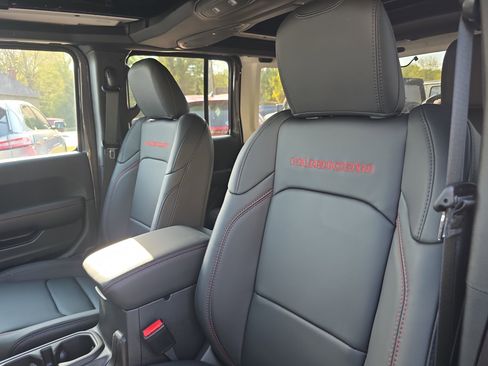 New 2025 Jeep Wrangler Unlimited Rubicon image 4