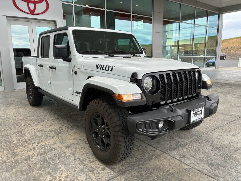 Used 2023 Jeep Gladiator Sport AWD/4WD image 9