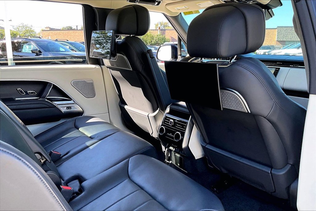 Used 2024 Land Rover Range Rover Long Wheelbase Autobiography AWD/4WD image 29