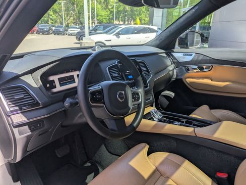 Used 2023 Volvo XC90 T8 Ultimate w/ Lounge Package AWD/4WD image 14