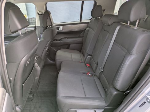 Used 2025 Hyundai Santa Fe SE FWD image 12