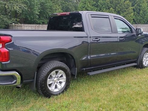 Used 2023 Chevrolet Silverado 1500 LT AWD/4WD image 7