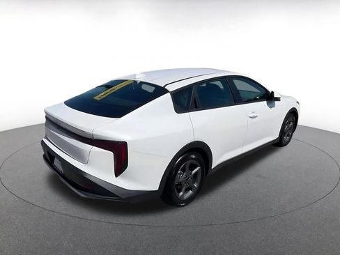 Used 2025 Kia K4 LXS image 14