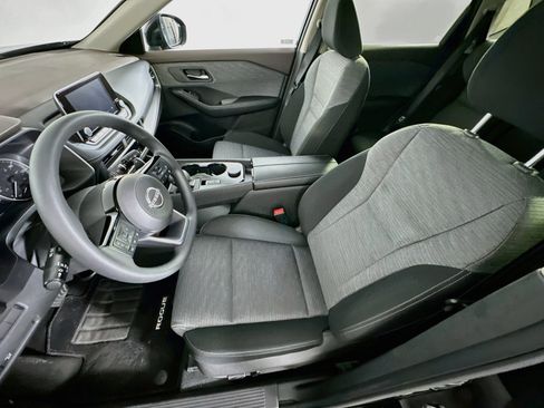 Used 2023 Nissan Rogue SV AWD/4WD image 13