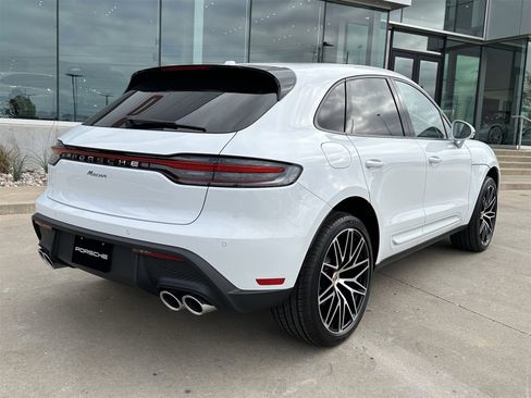 New 2026 Porsche Macan image 7