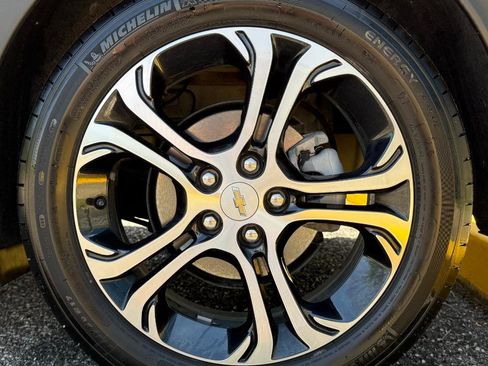 Used 2019 Chevrolet Bolt Premier w/ Infotainment Package image 19