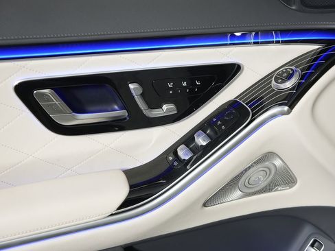 Certified 2025 Mercedes-Benz S 580 4MATIC Sedan image 31