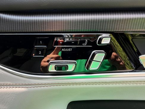 New 2026 Jeep Grand Wagoneer Summit AWD/4WD image 30