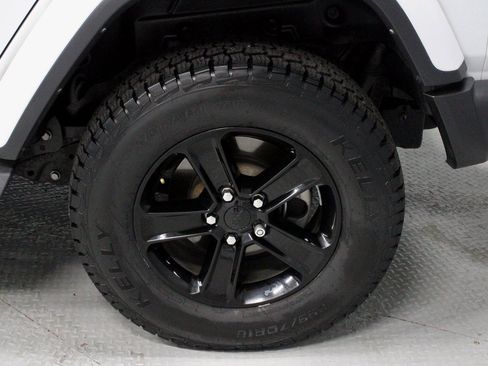 Used 2021 Jeep Wrangler Unlimited Sahara image 18