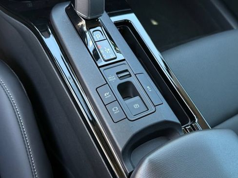 Used 2024 Toyota Prius Limited w/ Limited Premium Package FWD image 22