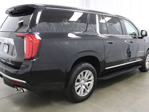 Used 2022 GMC Yukon XL Denali AWD/4WD image 6