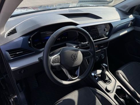 Used 2022 Volkswagen Taos SE image 17