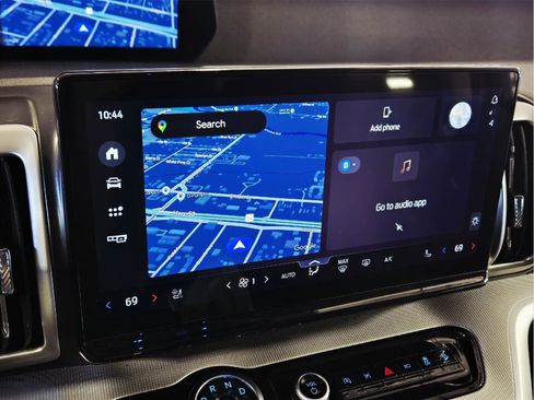 Used 2025 Ford Expedition Active image 39