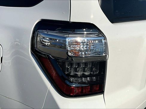 Used 2023 Toyota 4Runner 40th Anniversary SE AWD/4WD image 22