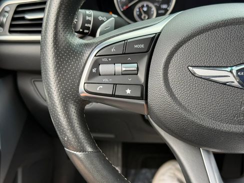 Used 2023 Genesis G70 2.0T RWD image 17
