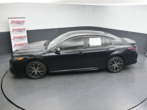 Used 2024 Toyota Camry SE FWD image 13